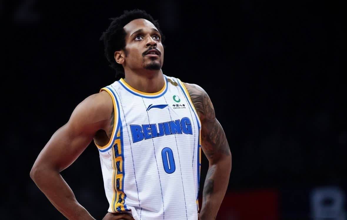 kaiyun-Ning迎来十二赛季出色发挥，西班牙队观众热烈欢呼！上演精彩一战(1920赛季活塞阵容)