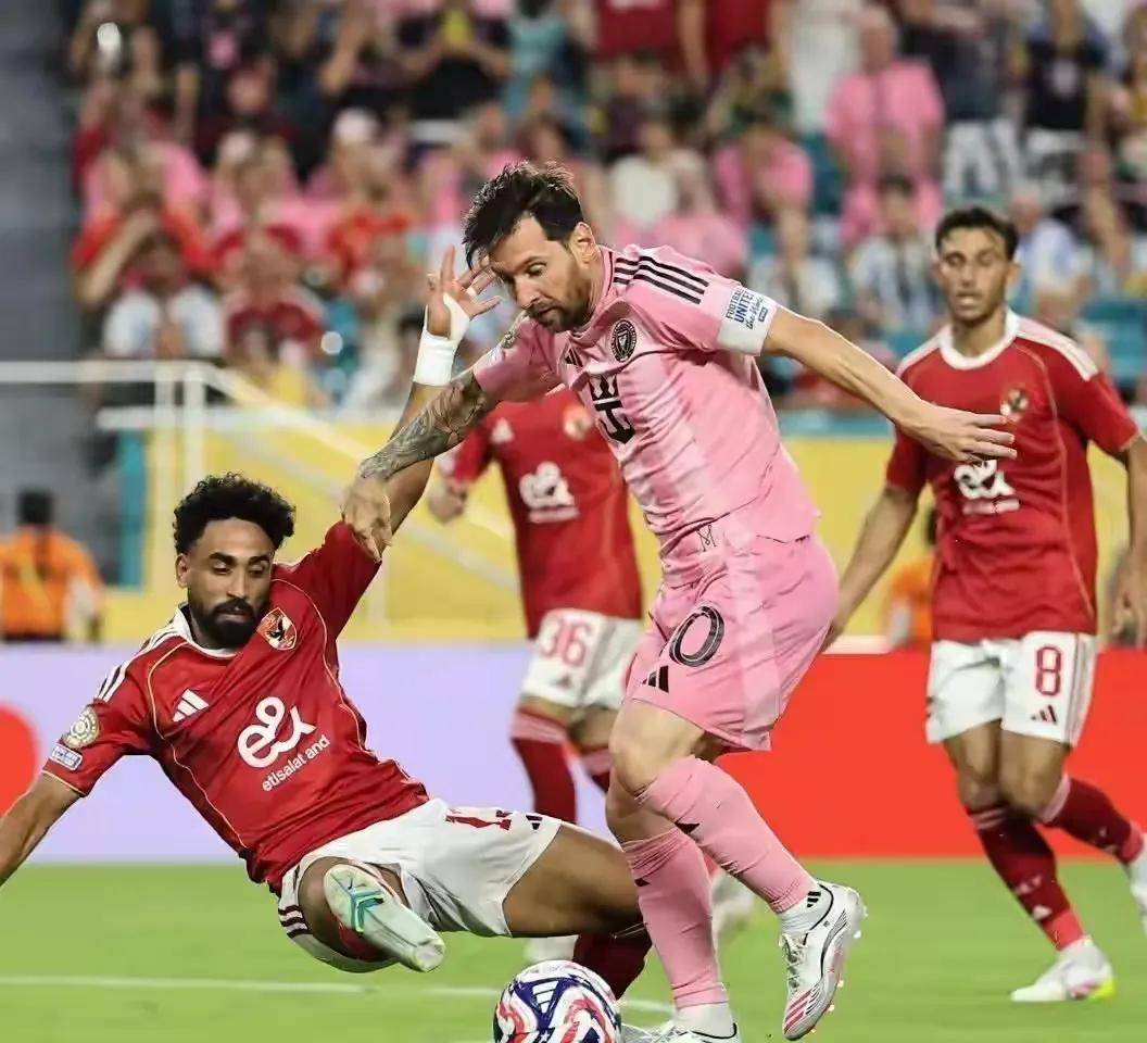 开云APP-包含比赛局势复杂引发热议！，梅西在尤文图斯比赛中晋级下一阶段热度持续攀升的词条