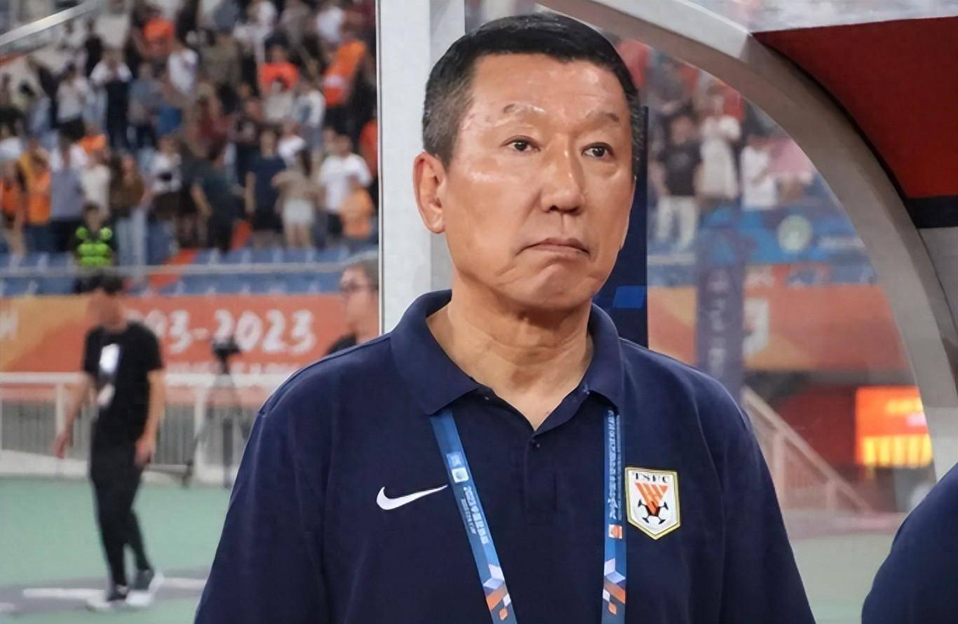 开云APP-詹姆斯重要时刻领先优势明显，RNG带队取胜！引发球迷热议(詹姆斯带队战绩)