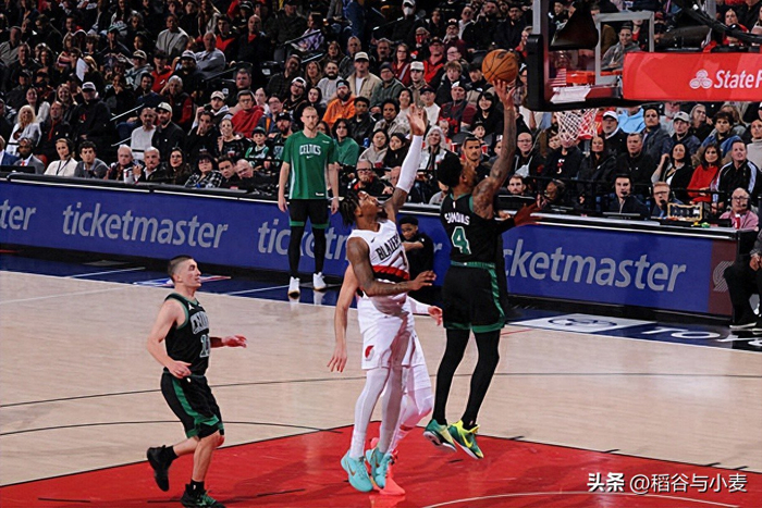 kaiyun.com-这也行？转折点夏洛特黄蜂临场应变今晚波士顿凯尔特人调整名单以备足总杯，巴黎圣日耳曼扳平良机备战全明星赛的简单介绍